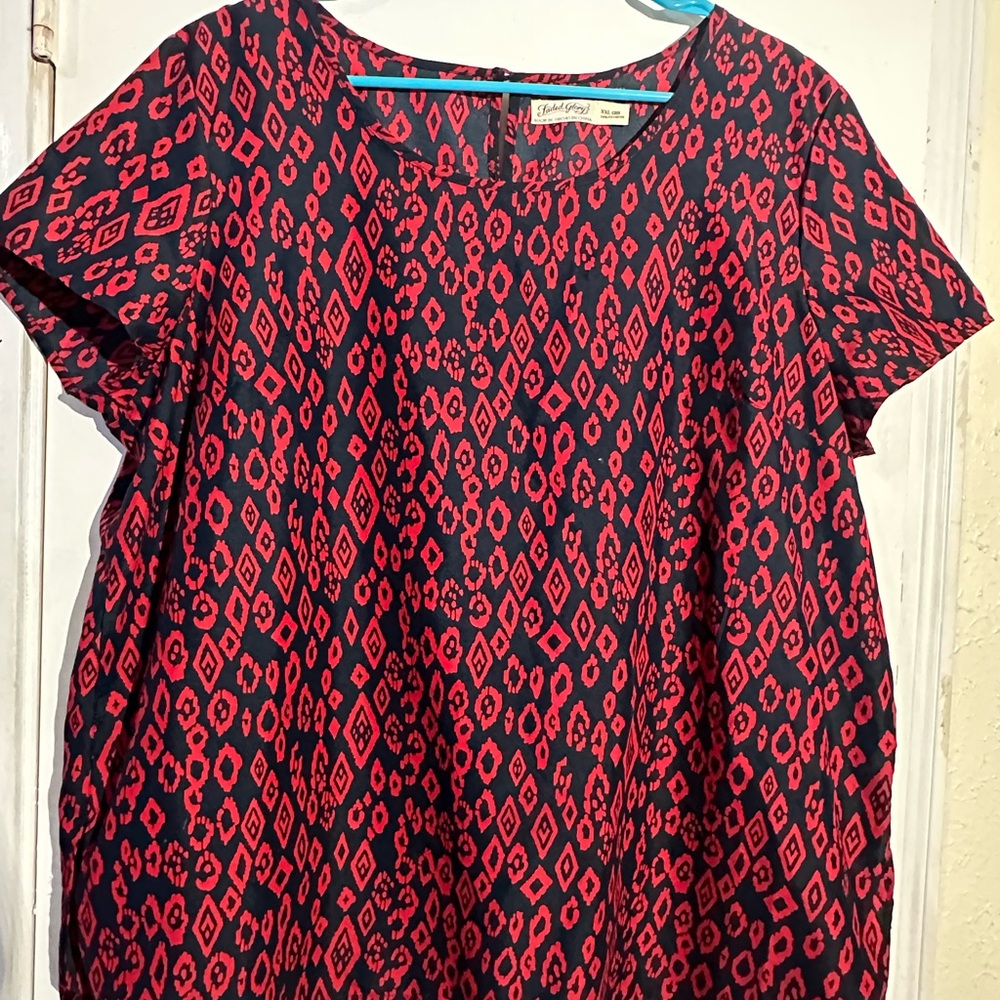 Faded Glory Red and Black Geometric Blouse